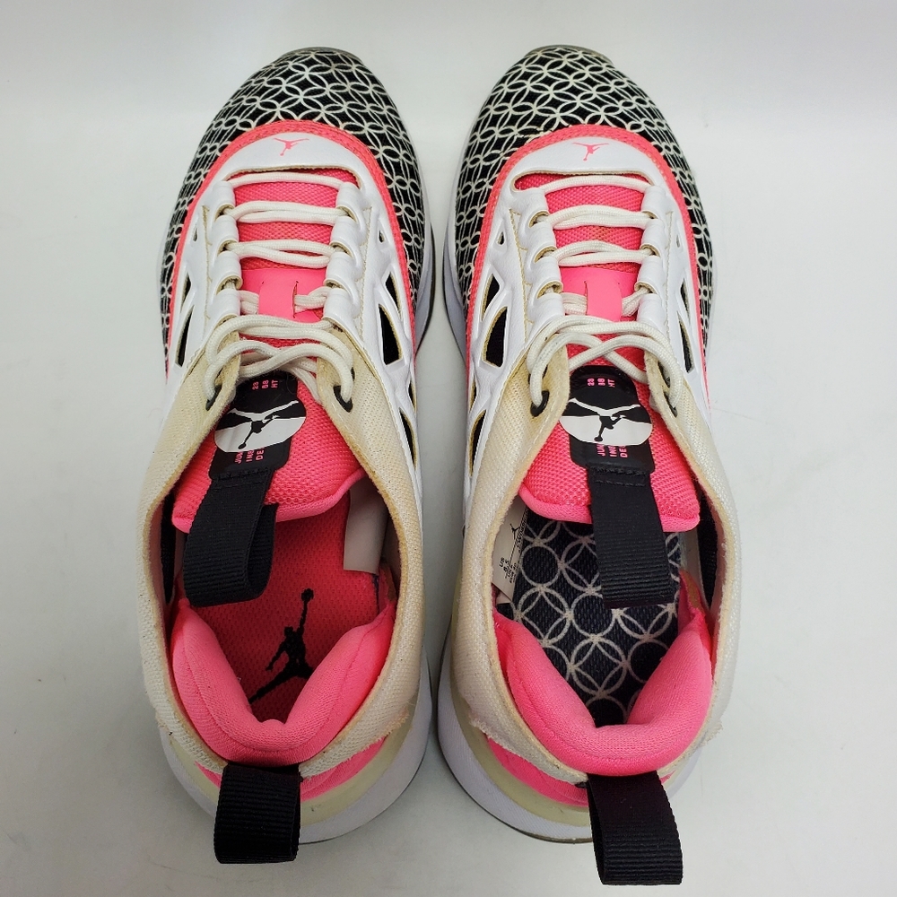 Nike Women's Sneakers - Black, Pink, and White - Picture 3 of 12